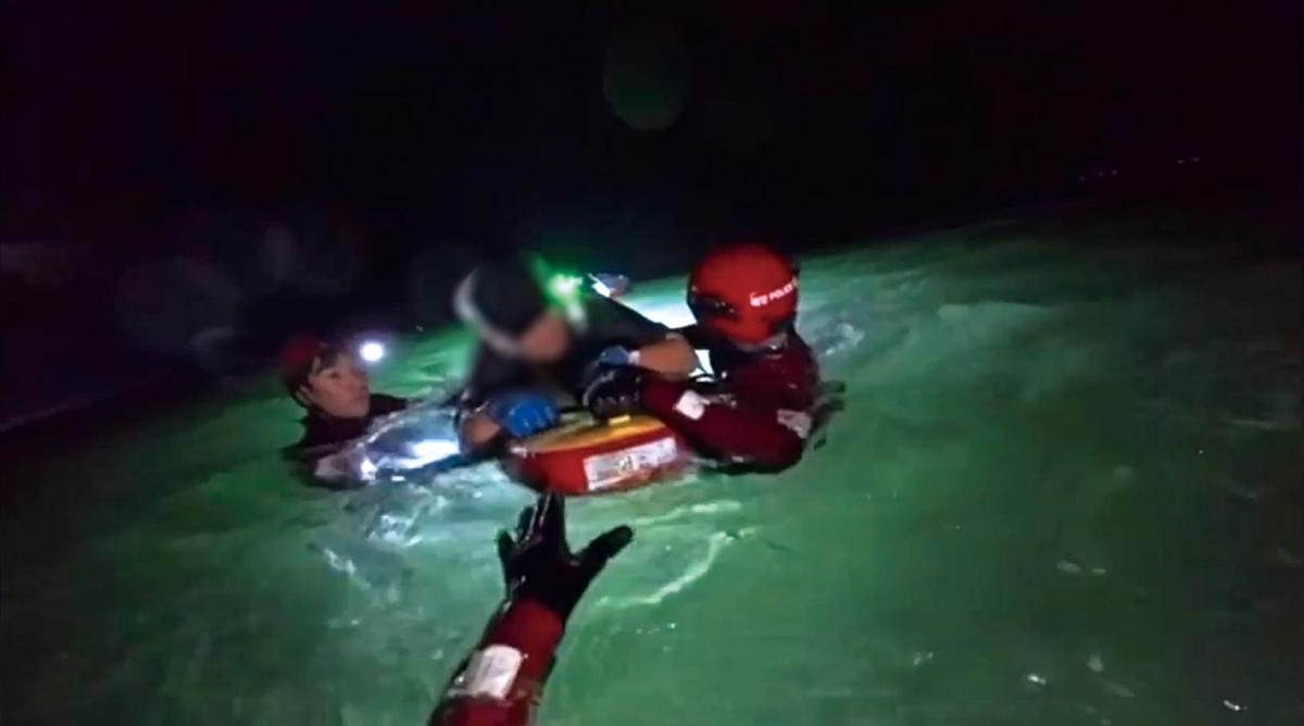 고립자 구조하는 해양경찰(사진=연합뉴스)