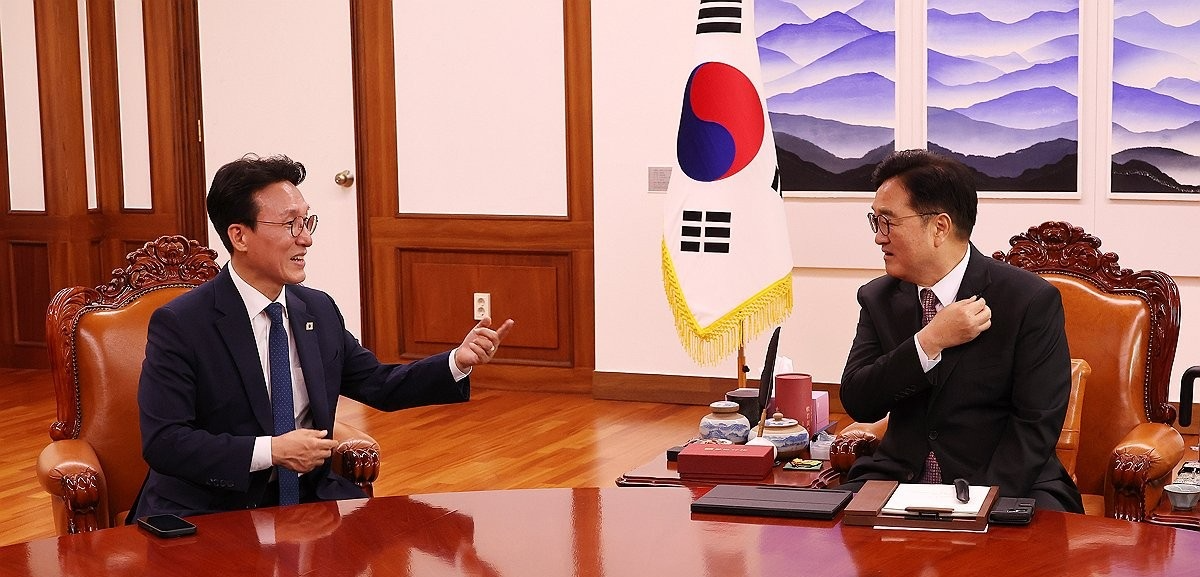 김민석 국무총리와 환담하는 우원식 국회의장(사진=연합뉴스)