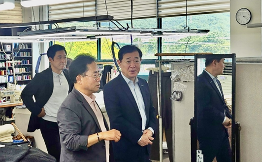 한유원 이태식 대표이사, 행복한백화점 입점 중소기업 애로사항 현장 청취