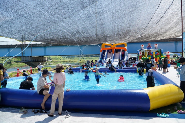 2025 남평 드들섬 페스티벌 사흘간 성황리에 개최돼 도심 속 대표 여름 피서지로 자리매김했다.