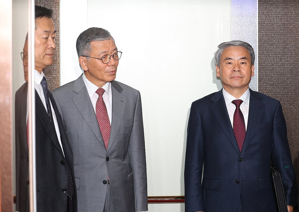 방산협력 관련 회의 참석하는 대사들(사진=연합뉴스)