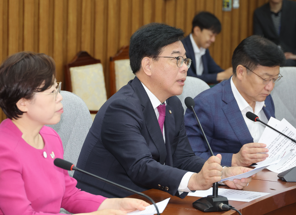 원내대책회의 참석한 국민의힘 송언석 원내대표(사진=연합뉴스)