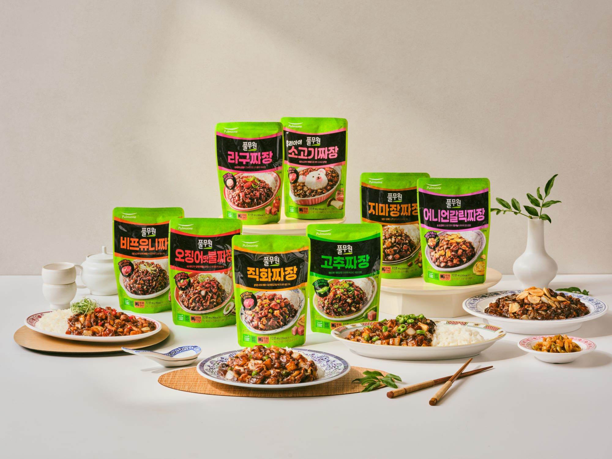풀무원, 실온 짜장 소스 8종 출시