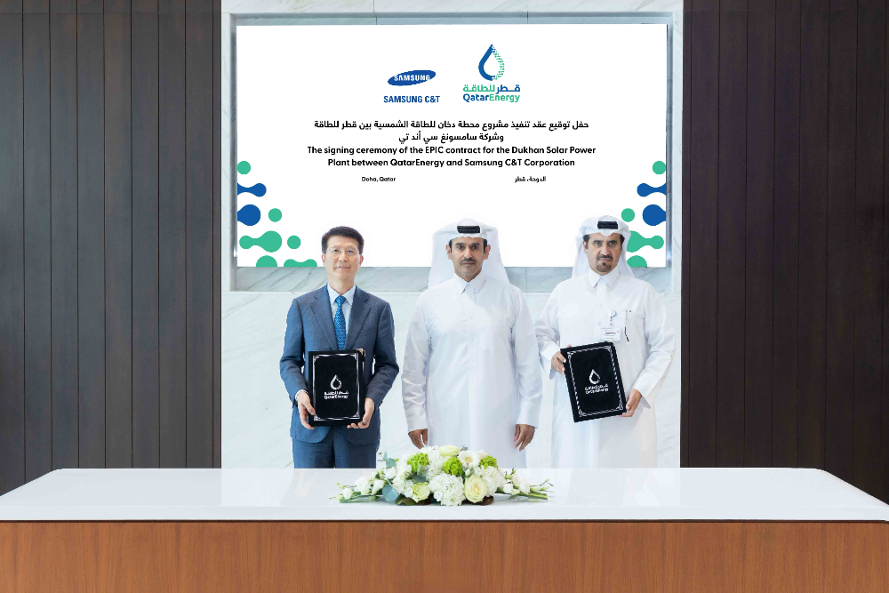 (왼쪽부터) 삼성물산 오세철 대표이사 사장, 카타르 에너지 CEO 사드 알 카비, 카타르 에너지 프로젝트 수행 사업부장 모하메드 알 마리.(사진=삼성물산 건설부문)