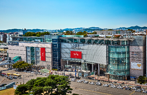 AK플라자 수원점, ‘AK 홍대 프로젝트’ 선보여