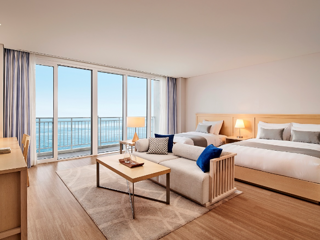 롯데리조트속초, 그랜드디럭스룸.(사진=롯데호텔앤리조트)