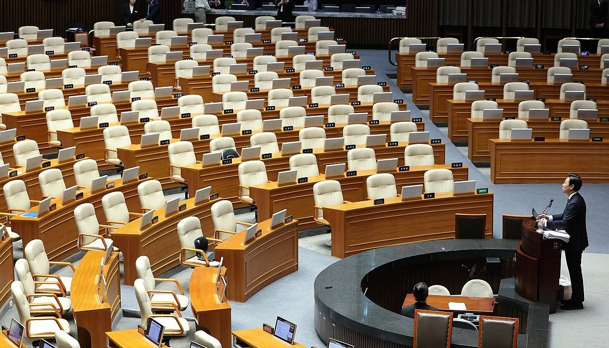 정부조직법 수정안 필리버스터 돌입한 국회 의원석(사진=연합뉴스)