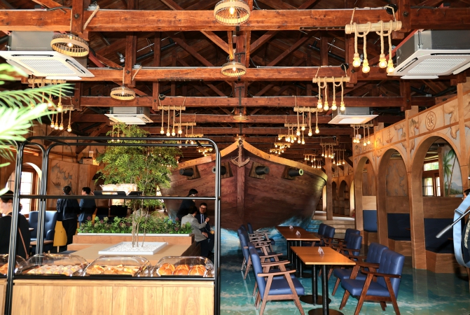 청천면 엽연초 창고 ‘루마코브(LumaCove) 카페’