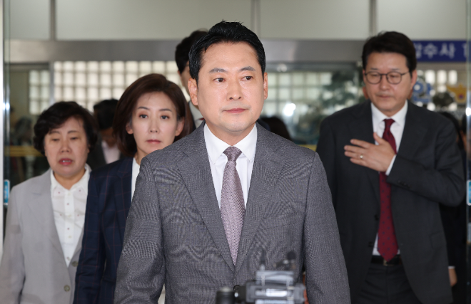 영등포경찰서 방문한 장동혁 대표. (사진=연합뉴스)