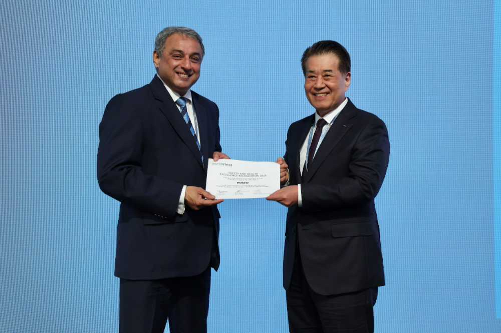 (오른쪽부터) 포스코그룹 장인화 회장, 타타스틸 나렌드란(Narendran) CEO.(사진=포스코홀딩스)