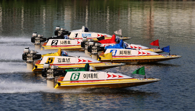 2-1 미사경정장에서 선수들이 플라잉 스타트로 경주를 시작하고 있다.(사진=국민체육진흥공단)
