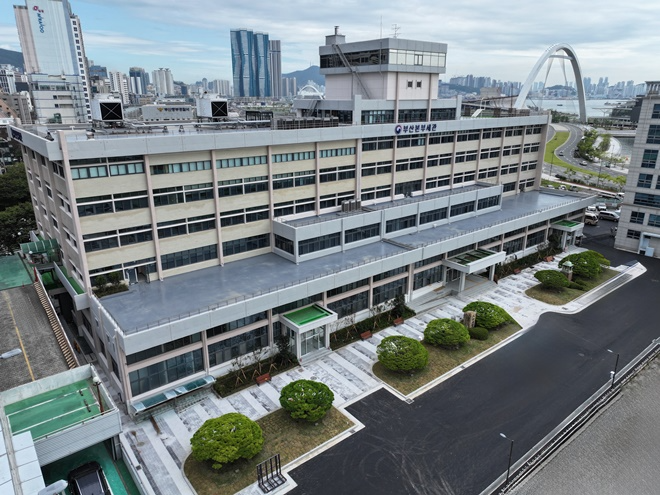 부산세관 본관 청사.(제공=부산세관)