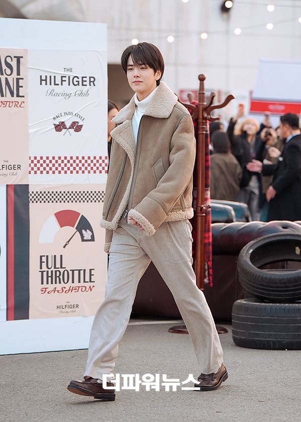 더보이즈 영훈, 훈남의 미소