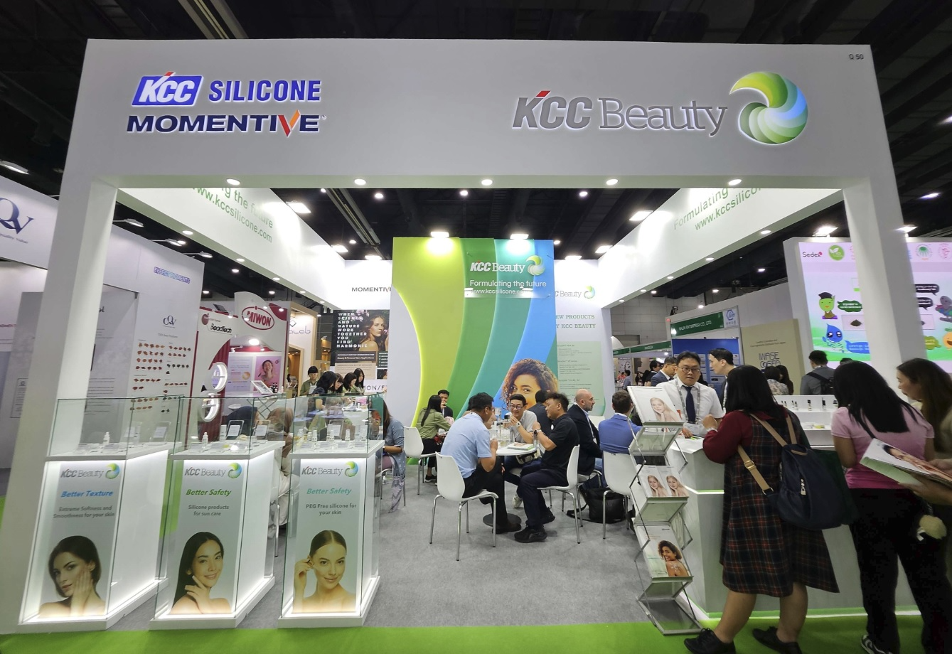 인코스메틱 아시아 2024에 참석한 KCC실리콘 부스 현장 사진.(사진=KCC실리콘)