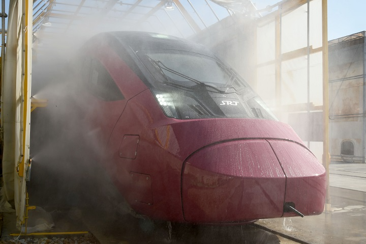 에스알은 지난 10월 31일(금) 경남 창원 소재 철도차량 검사장을 찾아 차세대 SRT ‘EMU-320’ 누수시험 현장을 점검했다.(사진=SR)