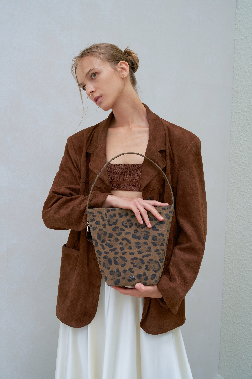 LF, "겨울 시즌 레오파드 패턴 잡화 증가했다"