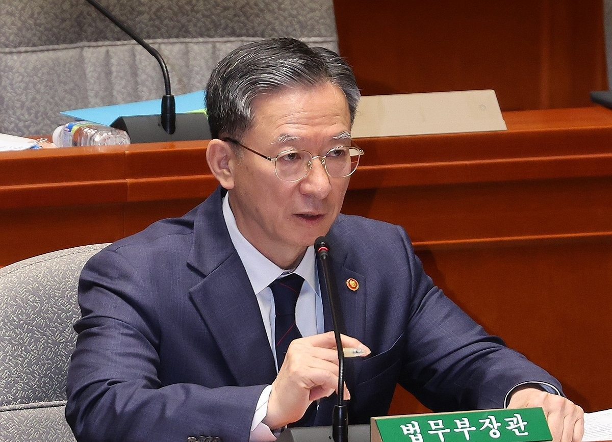 항소 포기 관련 질의 답하는 정성호 법무부 장관(사진=연합뉴스)