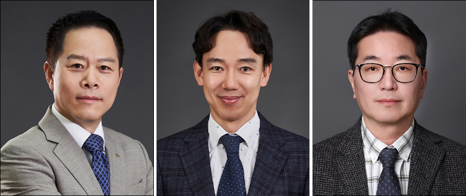 왼쪽부터 박상영 사장(경영총괄), 배기룡 전무이사(의약연구개발본부장), 정대석 상무이사(인사기획부문장). 사진=광동제약