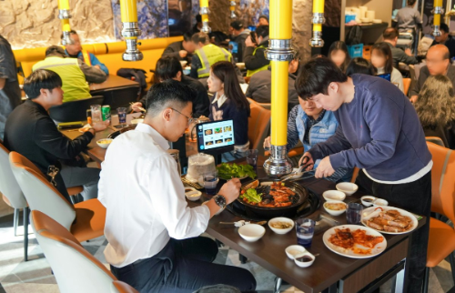 제너시스BBQ 닭익는 마을, 숯불 허벅갈비 등 신제품 4종 출시