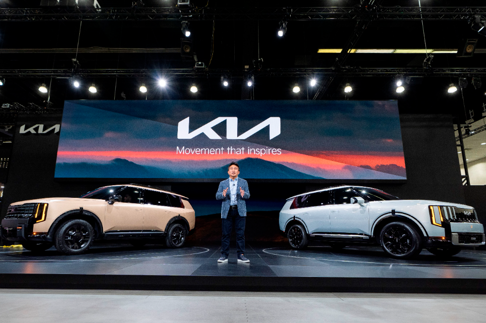 신형 텔루라이드 라인업의 외장 디자인. 왼쪽부터 신형 텔루라이드 X-Line(디자인 특화 모델), 신형 텔루라이드 오프로드 특화 모델 X-Pro, 신형 텔루라이드 하이브리드.(사진=기아)