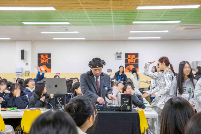 아워홈, 평택 고교서 수험생 대상 ‘바이트더비트’ 캠페인 진행