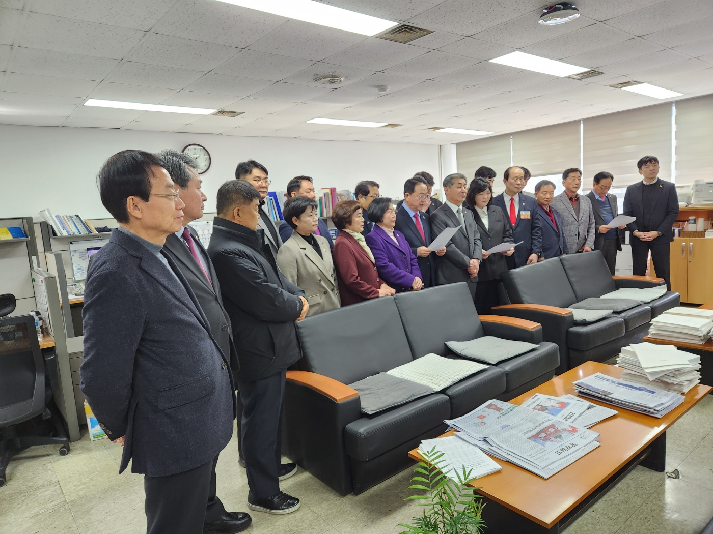국민의 힘 소속 인천시의원, 기자실서 '유정복 시장 기소'는 공권력 남용 소지 있다 '유감' 표명