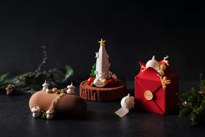 시그니엘 서울 크리스마스 케이크, 왼쪽부터 크리스마스 몽블랑, 시그니엘 율 로그, 오너먼트 박스. (사진=롯데호텔앤리조트)
