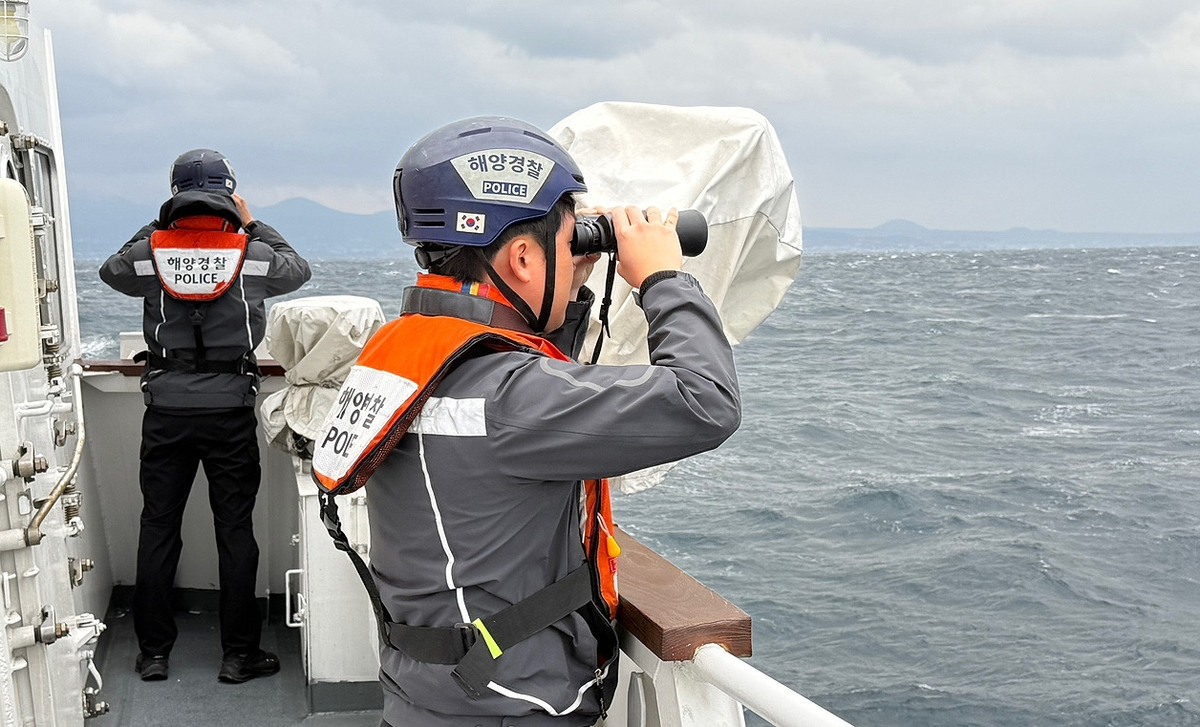 실종 외국인 선원 수색하는 제주해경(사진=연합뉴스)