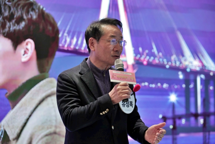 유정복 인천시장이 ‘i+ 이어드림’ 행사에서 청년 참여자들을 향해 정책 취지와 응원의 메시지를 전하고 있다.