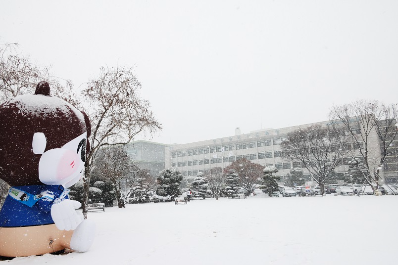 인천시교육청 겨울 전경