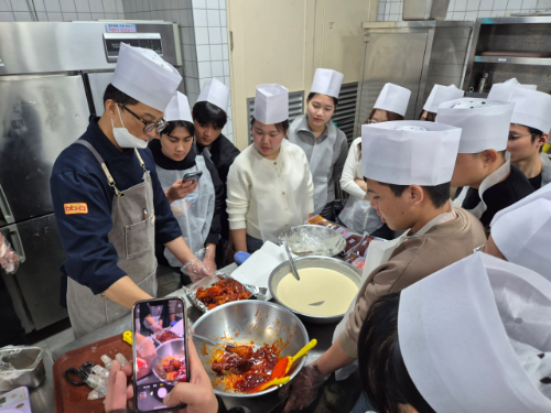 BBQ, 외국인 유학생 대상 ‘치킨캠프’ 진행
