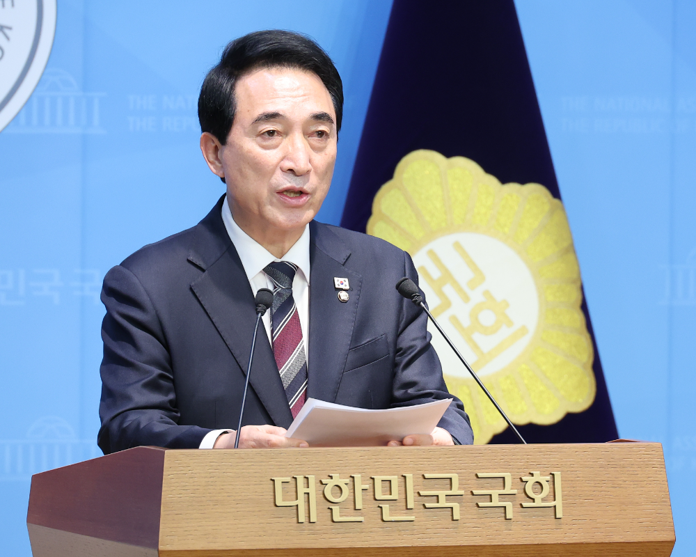 브리핑하는 박수현 수석대변인.(사진=연합뉴스)