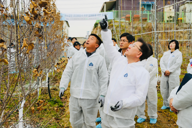 농촌진흥청, 충남 예산 농가 찾아 과수 동해 예방 점검