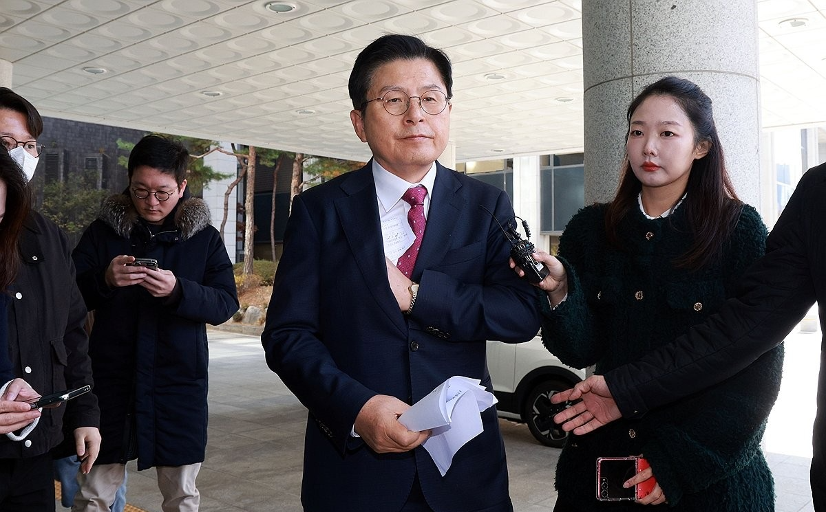 특검 사무실 향하는 황교안 전 국무총리(사진=연합뉴스)