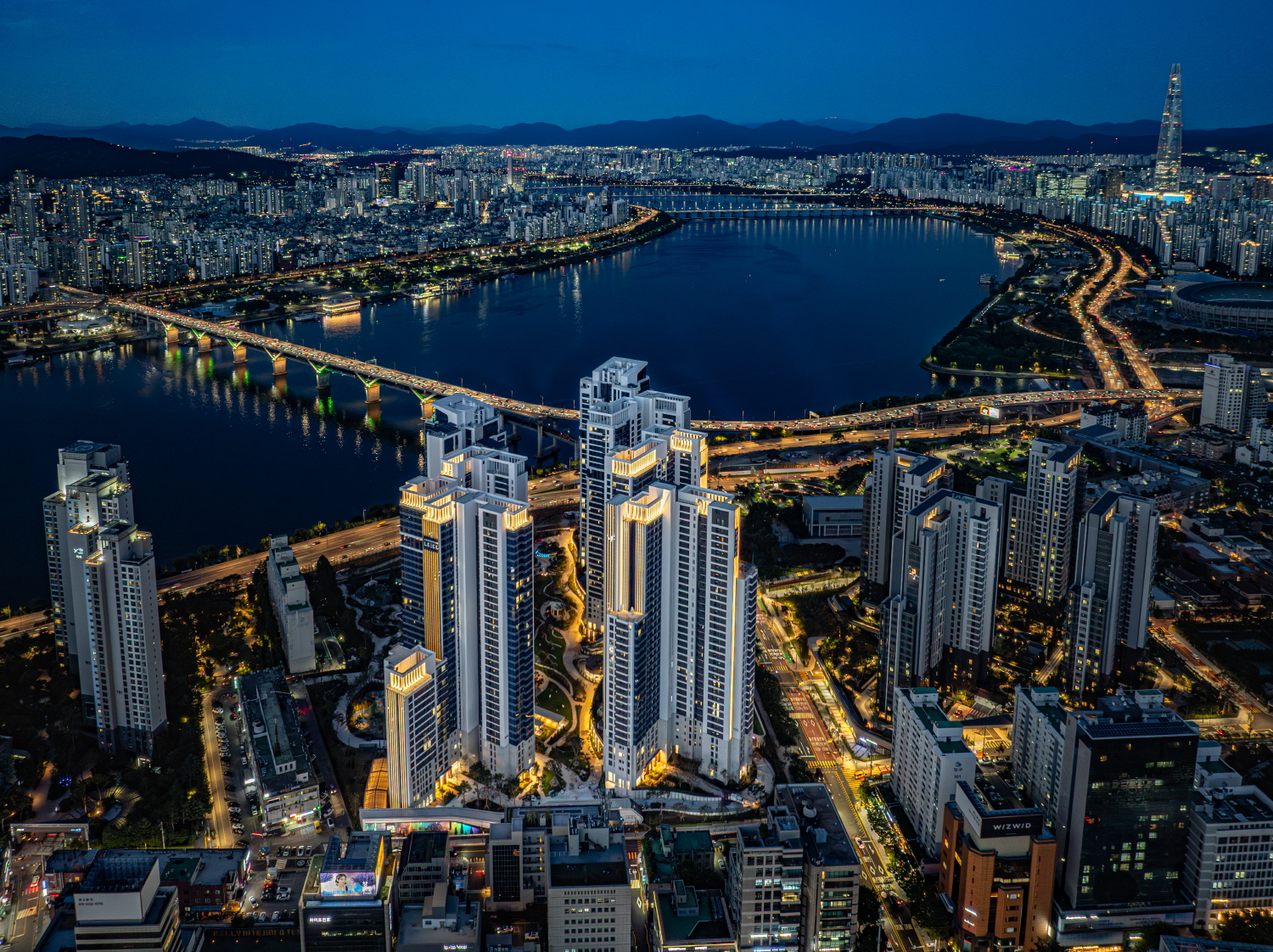 청담 르엘 조감도.