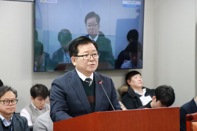 제6차 건설교통위원회 회의 허훈 위원장 모습 / 경기도의회