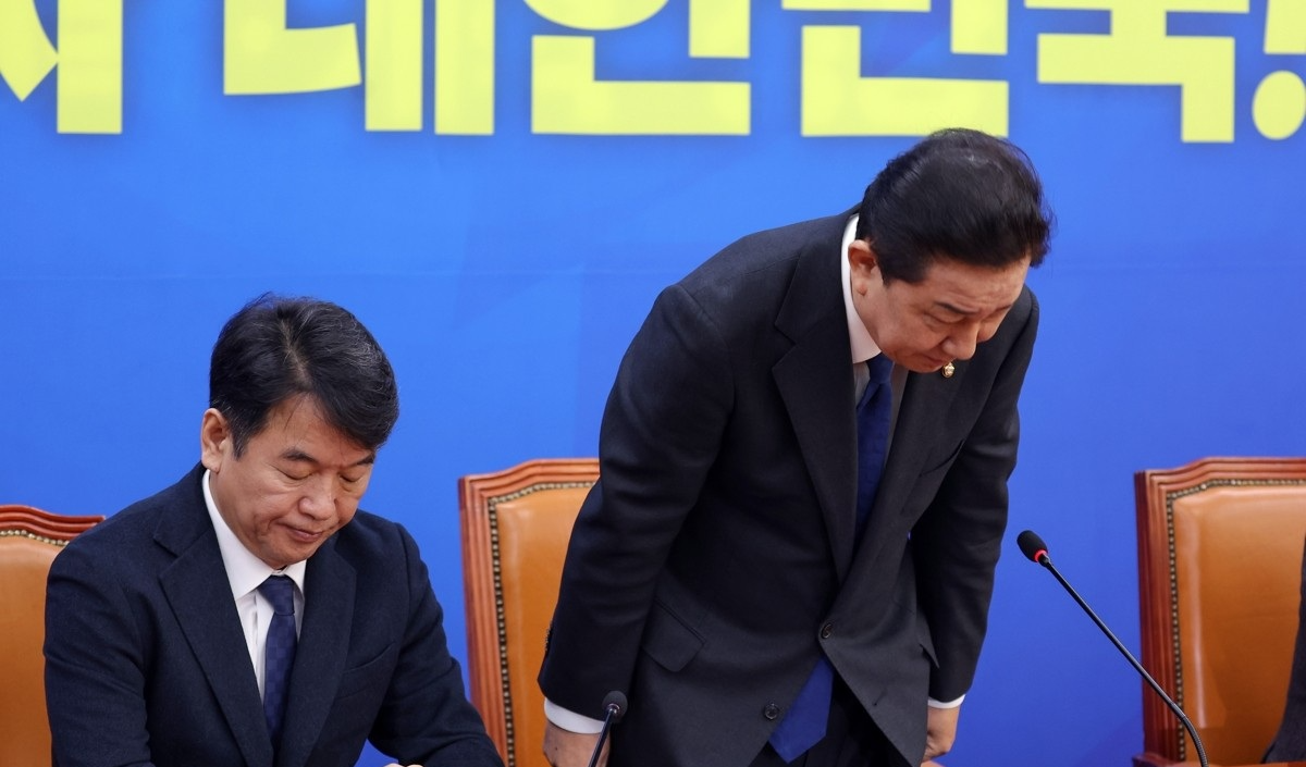 사퇴 의사 밝히는 김병기 원내대표(사진=연합뉴스)