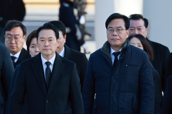 새해 첫날 현충원 찾은 국민의힘 지도부.(사진=연합뉴스)