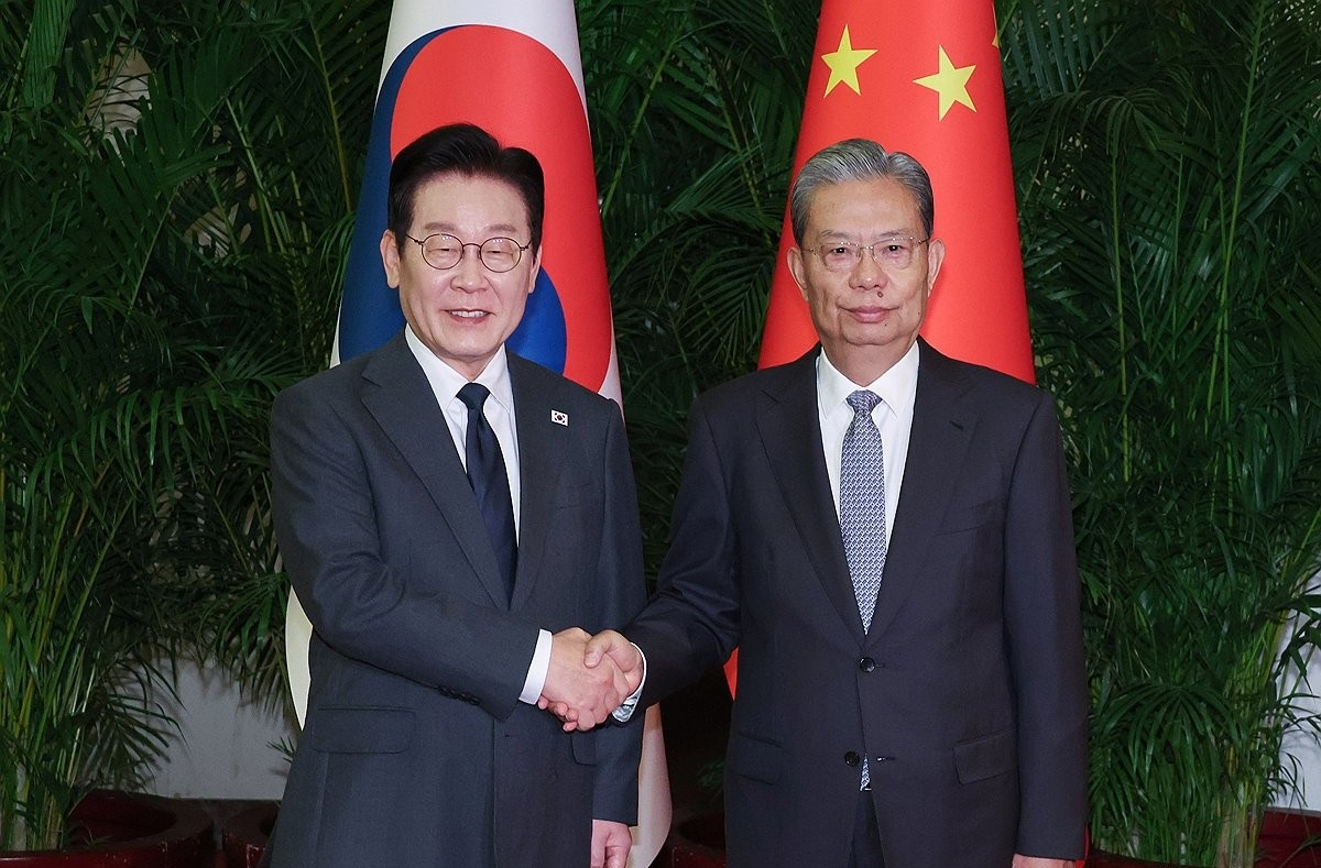 이재명 대통령과 중국 전인대 상무위원장(사진=연합뉴스)