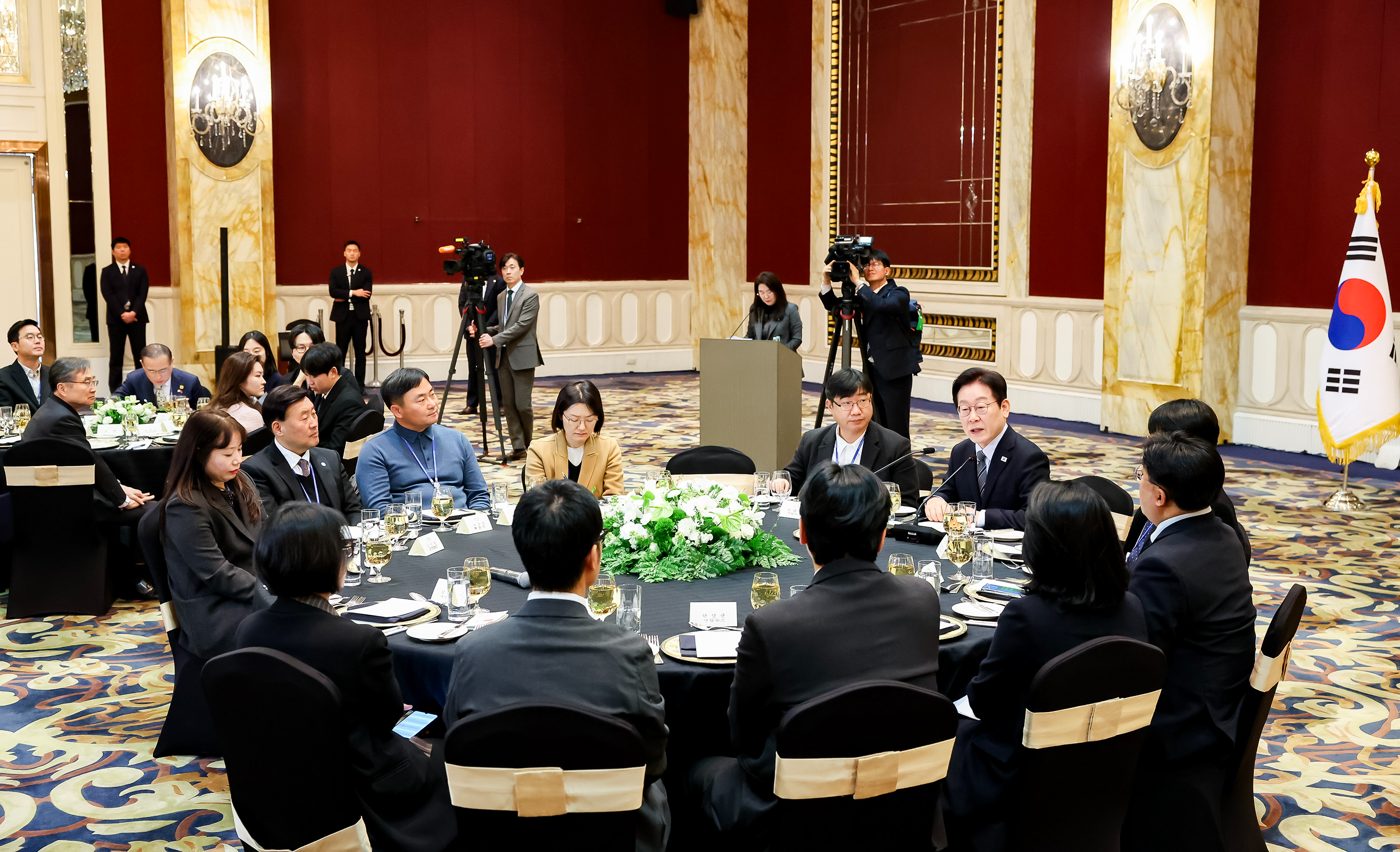 오찬 간담회서 발언하는 이재명 대통령(사진=연합뉴스)