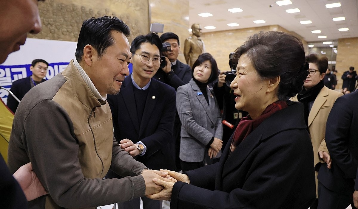 박근혜 전 대통령, 단식 농성 장동혁 대표 방문(사진=연합뉴스)