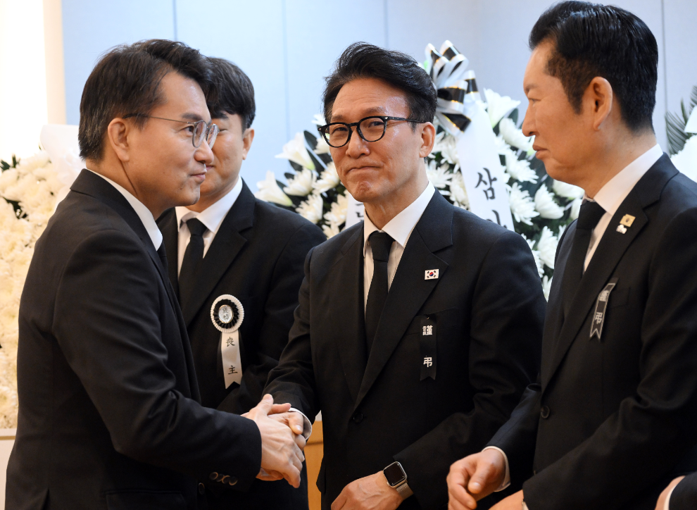 국민의힘 윤상현 의원, 이해찬 전 총리 빈소 조문(사진=연합뉴스)