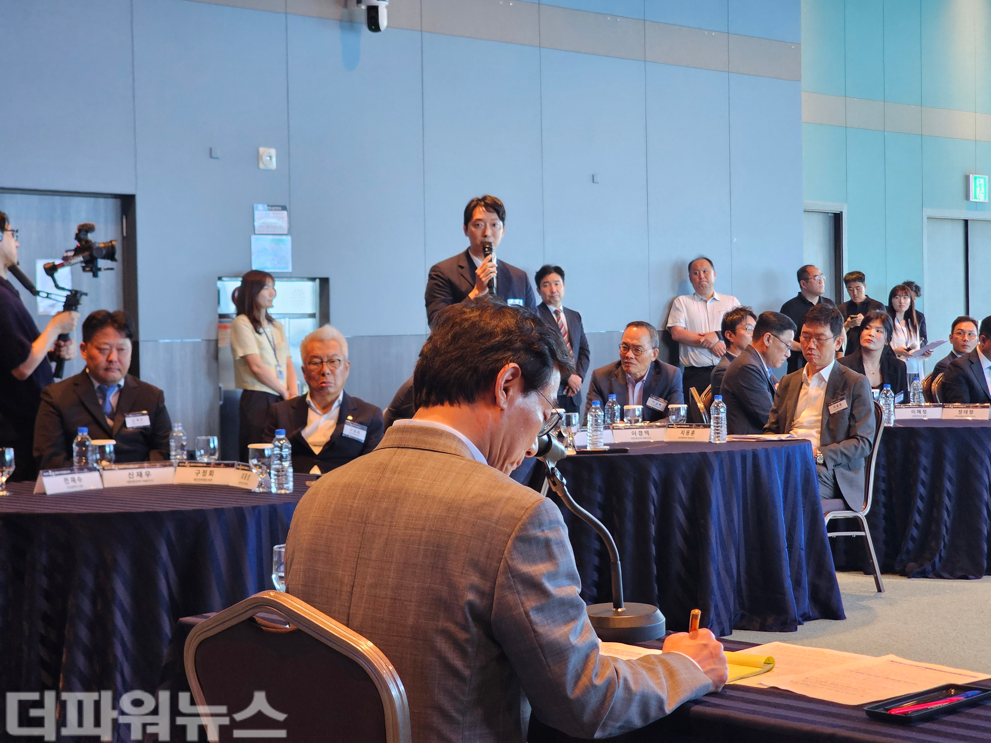 삼진식품 박용준 "어묵은 미래 단백질"... 전재수 시장 "K-라면 다음은 부... - 뉴스 썸네일 이미지